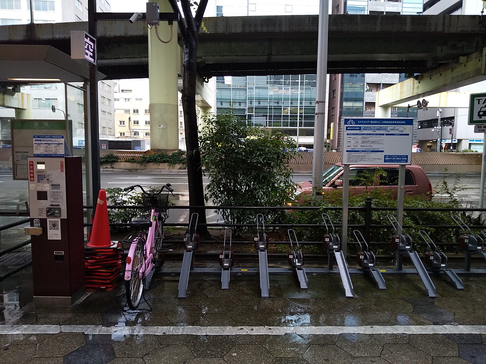 ミナミエリア 難波西A 24時間自転車専用駐車場の画像