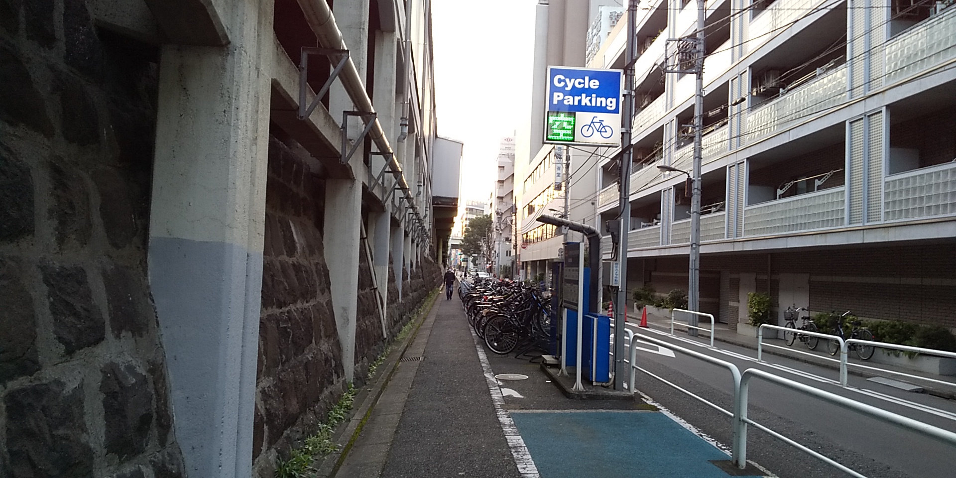 千代田区水道橋駅東口自転車駐車場 東京都千代田区